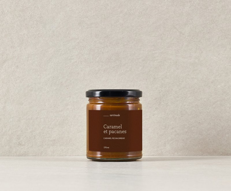 Pot de caramel et pacanes